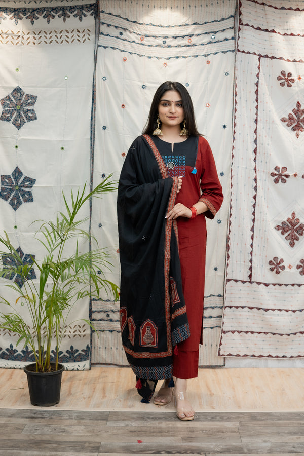 Pure Gamthi Cotton Kurti, pant & dupatta set