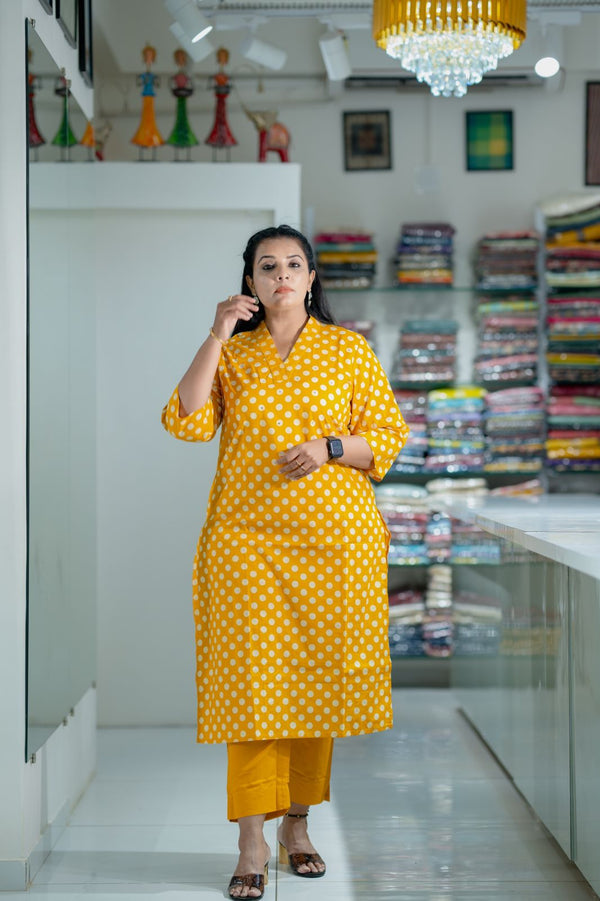 Polka Dots Printed Pure Cotton Straight Kurta with Pant Set